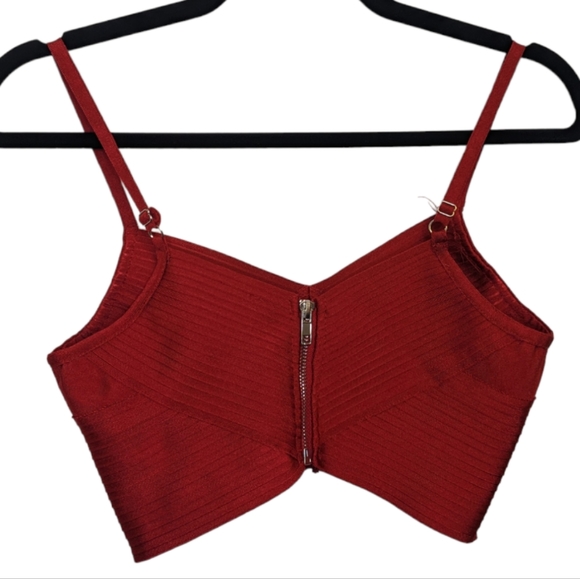 Superdown Red Crop Top 🔥 - Picture 4 of 10